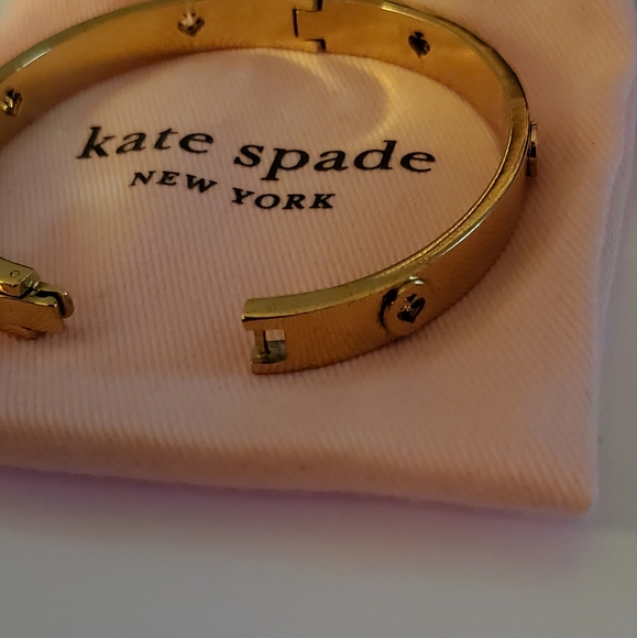 Kate spade spot the spade studded Hinged bangle - Picture 2 of 5